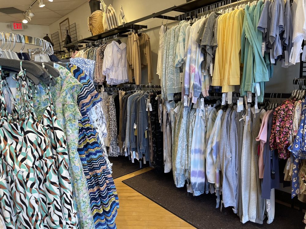 Fox's Ladies Apparel Image