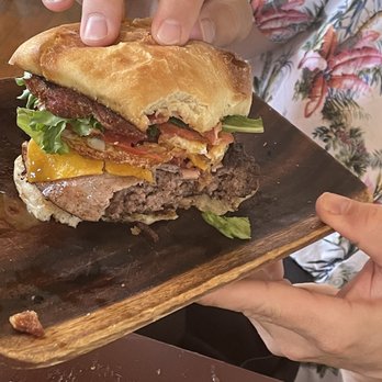 Yahoola Creek Grill - Barnyard burger - Caterers Near Me - Dahlonega, Georgia