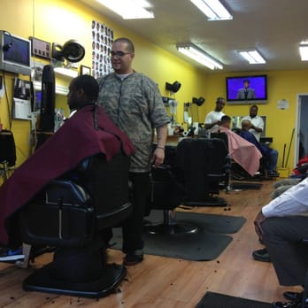 Wavey Cuts - Manny working. - Barbers Near Me - New York, New York Wavey Cuts - Manny working. - Barbers Near Me - New York, New York