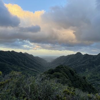 Private Hawaii Tours - Moanalua valley, seen from far back into the Ko'olau mountains. - Tours Near Me Private Hawaii Tours - Moanalua valley, seen from far back into the Ko'olau mountains. - Tours Near Me