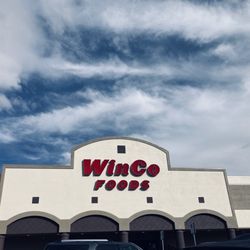 WinCo Foods - Exterior
