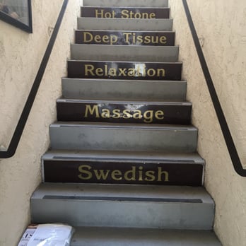 Dee Dee Thai Spa - Cute steps leading up to the spa - Massage Near Me - Long Beach, California Dee Dee Thai Spa - Cute steps leading up to the spa - Massage Near Me - Long Beach, California