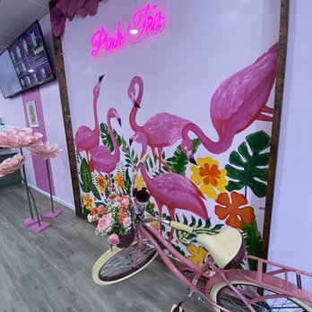 Pink Tea - Interior - Bubble Tea Near Me - Bloomington, Minnesota