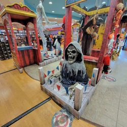 Spirit Halloween
