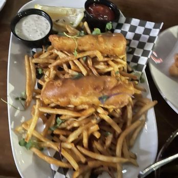 The Hub Eats & Drinks - Fish and chips - Sports Bars Near Me - Fresno, California