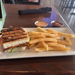 Taphouse Pub & Eatery - Boise