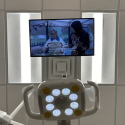 Flossophie Dental + Ortho - Operation chair position TV