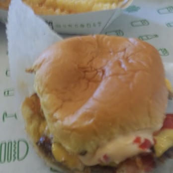 Shake Shack Union Station - Burgers Near Me - Washington, DC, District of Columbia Shake Shack Union Station - Burgers Near Me - Washington, DC, District of Columbia