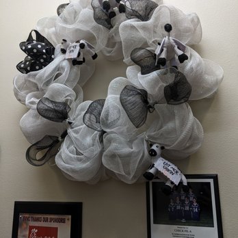 Chick-fil-A - ows a wreath made of white mesh with black polka dots - Fast Food Near Me - Foothill Ranch, California