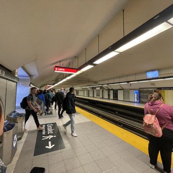 Place-d'Armes - Metro Stations Near Me - Montreal, Quebec Place-d'Armes - Metro Stations Near Me - Montreal, Quebec