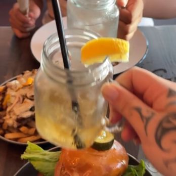 Broderick - first time here boomerang cheers - Burgers Near Me - Walnut Creek, California
