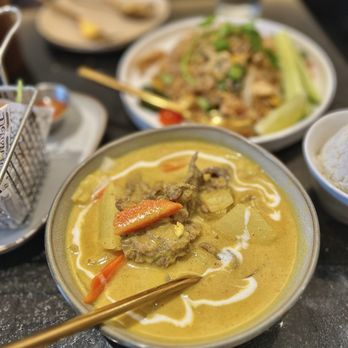 Kapow Thai Eatery - Gang Karee (yellow curry) + Beef ($18.50) - Thai Near Me - Union City, California