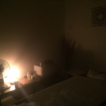Kata Spa - A littler hard to see with the lighting, but a nice room. - Massage Near Me - Long Island City, New York Kata Spa - A littler hard to see with the lighting, but a nice room. - Massage Near Me - Long Island City, New York
