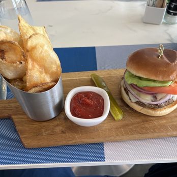 Tarpon House @ Marriott - Gourmet burger and kettle fries - American Near Me - Fort Myers, Florida Tarpon House @ Marriott - Gourmet burger and kettle fries - American Near Me - Fort Myers, Florida