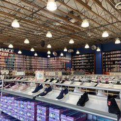 SKECHERS Warehouse Outlet