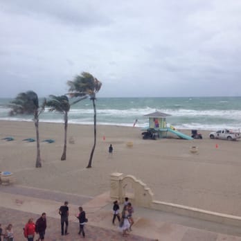 Sheldon Hotel Lounge - Hotels Near Me - Hollywood, Florida Sheldon Hotel Lounge - Hotels Near Me - Hollywood, Florida