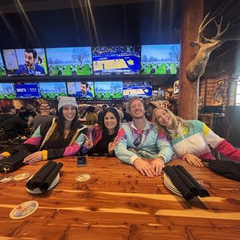 TWIN PEAKS - Updated June 2025 - 351 Photos & 372 Reviews - 2050 E Rio