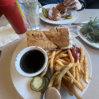 Takoda's - Prime Rib Dip - Breakfast & Brunch Near Me - Blue River, Oregon