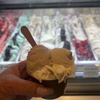Bacio di Latte - Ice Cream & Frozen Yogurt Near Me - Etiwanda, California