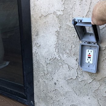 Switch Your Fixture - New GFIC plug and cover - Plumbing Near Me - San Diego, California Switch Your Fixture - New GFIC plug and cover - Plumbing Near Me - San Diego, California