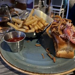 The Lawn Terrace at Castle Hill Inn - Lobster Roll
