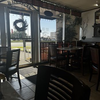 Acropolis - Humble surroundings - Greek Near Me - Metairie, Louisiana