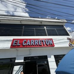 El Carretón Mariscos - Love this place!!!