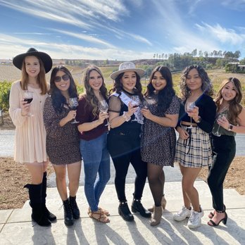 Tour del Vino - Wine Tours Near Me - Temecula, California Tour del Vino - Wine Tours Near Me - Temecula, California