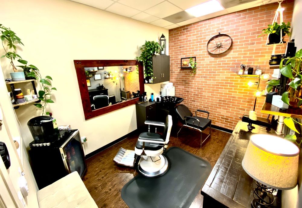 The Men’s Refinery Logo