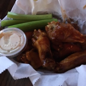 Buffalo Mo's - Wings - Sports Bars Near Me - Stafford, Virginia