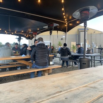Formula Brewing - Lots of outdoor seating! - Beer Gardens Near Me - Issaquah, Washington Formula Brewing - Lots of outdoor seating! - Beer Gardens Near Me - Issaquah, Washington