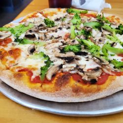 Salt & Pepper Italian Bistro Pizza - 10" Broccoli, Mushroom, & Onion Pizza
