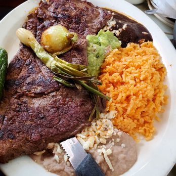 Manjares Restaurant - New American Near Me - Chicago, Illinois
