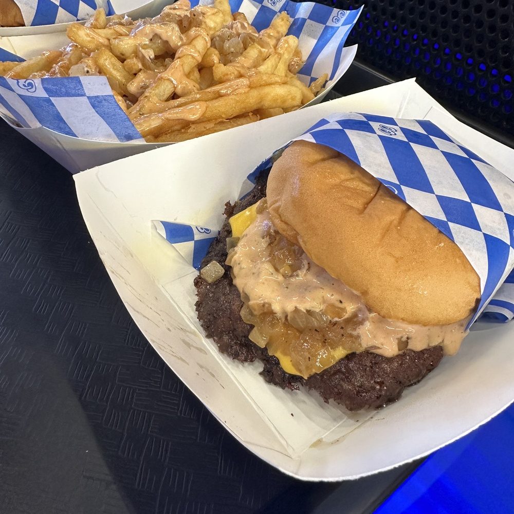 Burger Bodega - Smash burger double - Burgers Near Me - Houston, Texas