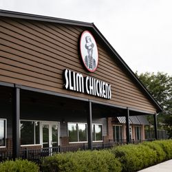 Slim Chickens - Covered porch seating!