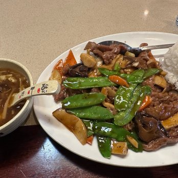 Tasty Szechuan - Pepper steak with shiitake and king mushrooms. Hot and sour soup. - Chinese Near Me - Bellevue, Washington Tasty Szechuan - Pepper steak with shiitake and king mushrooms. Hot and sour soup. - Chinese Near Me - Bellevue, Washington
