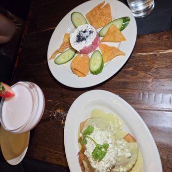 Skull's Rainbow Room - Tuna tartare and empanadas - Cocktail Bars Near Me - Nashville, Tennessee