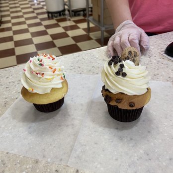 Cupcake Charlie's - Yummy - Bakeries Near Me - Newport, Rhode Island
