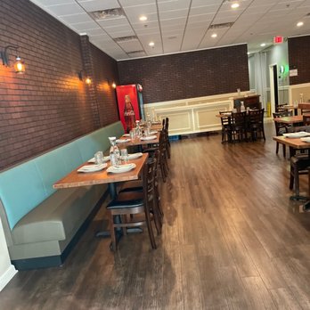 Nalan Indian Cuisine - the interior of the restaurant - Indian Near Me - Alpharetta, Georgia Nalan Indian Cuisine - the interior of the restaurant - Indian Near Me - Alpharetta, Georgia