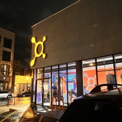 Orangetheory Fitness - Outside from parking lot