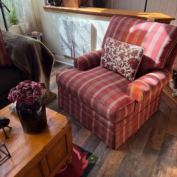 Howard's Custom Upholstery - Furniture Reupholstery Near Me - Mission Viejo, California Howard's Custom Upholstery - Furniture Reupholstery Near Me - Mission Viejo, California