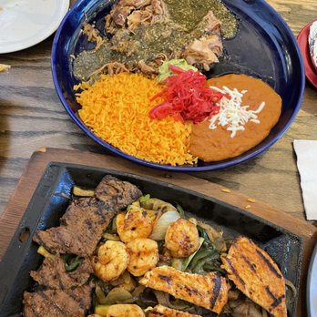 Mezcalito - Carnitas Platter Fajitas - Tex-Mex Near Me - Clayton, North Carolina Mezcalito - Carnitas Platter Fajitas - Tex-Mex Near Me - Clayton, North Carolina