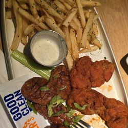 Dave & Buster's Thousand Oaks - Game day 10 for $10. Buffalo and Spicy Korean boneless chicken with truffle fries. Happy Monday night football
