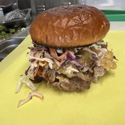 Smash Time Grinds 808 - Hawaiian pulled pork sandwich