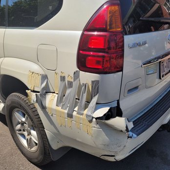 Auto Center Collision - Body Shops Near Me - Long Island City, New York