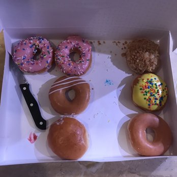 Krispy Kreme - Strawberry frosted donuts, NY cheesecake, classic cream filled, cake batter, raspberry filled, classic glazed - Donuts Near Me - New York, New York Krispy Kreme - Strawberry frosted donuts, NY cheesecake, classic cream filled, cake batter, raspberry filled, classic glazed - Donuts Near Me - New York, New York