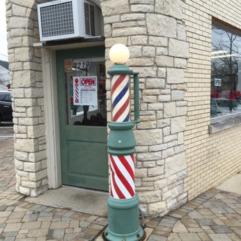 Barrington Barber Shop - Front Door Barber Shop - Barbers Near Me - Barrington, Illinois Barrington Barber Shop - Front Door Barber Shop - Barbers Near Me - Barrington, Illinois