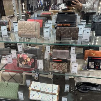 2nd STREET - More luxury products - Used, Vintage & Consignment Near Me - Sherman Oaks, California