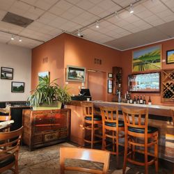 Zookers Restaurant - Warm and inviting atmosphere