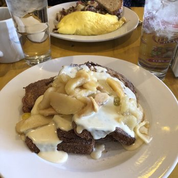 The Bongo Room - Apple churros French toast - New American Near Me - Chicago, Illinois The Bongo Room - Apple churros French toast - New American Near Me - Chicago, Illinois